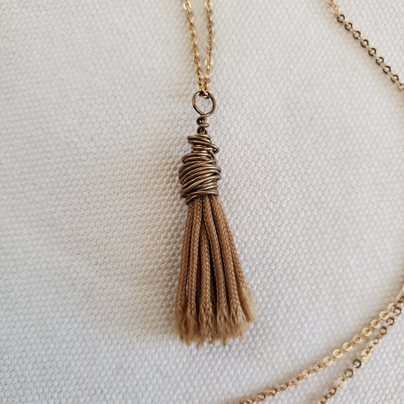 Sarah Briggs gold mini tassel necklace - Picture 2 of 3